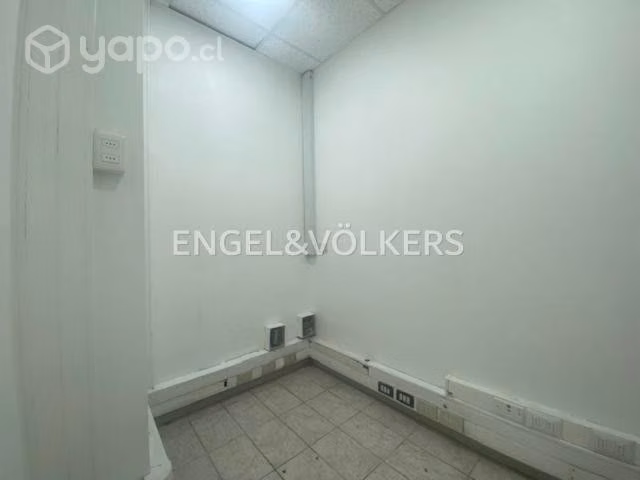 Local comercial esquina 21 de mayo con prat