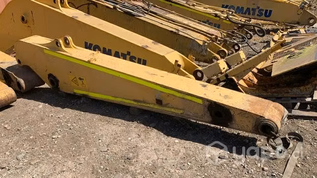 Excavadora Komatsu PC200-8, Brazo levante