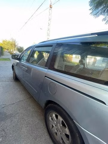 Kia Gran Carnival año 2010