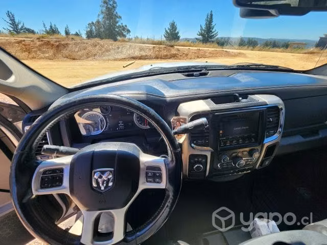 Dodge RAM 1500 5.7 Laramie con RamBox - Imagen 4