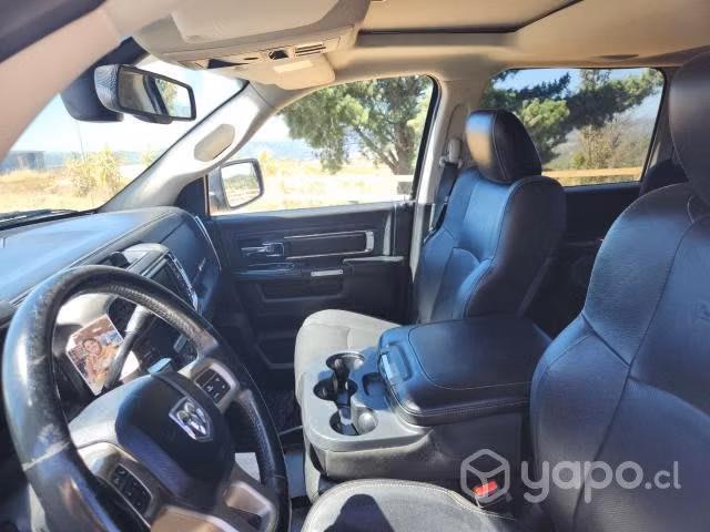 Dodge RAM 1500 5.7 Laramie con RamBox - Imagen 2