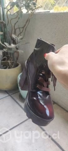 Botines Aldo charol color cherry excelente estado - Imagen 4