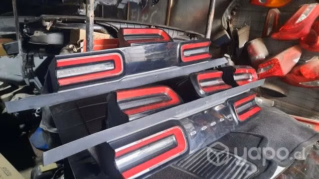 Farol trasero dodge challenger