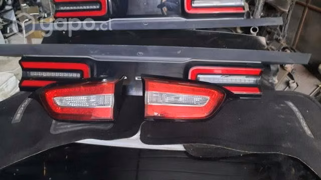 Farol trasero jeep cherokee