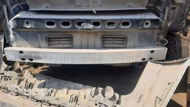 Refuerzo parachoque dodge challenger