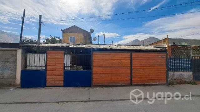 Vendo casa para inversión 6D/2B/1E Huechuraba