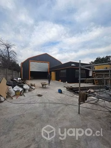 Bodega nueva con sala de ventas, gran seguridad