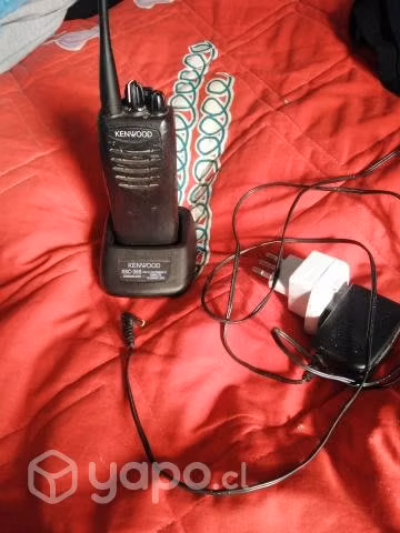 Radio portatil kenwood funcionando