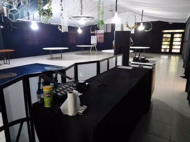 Centro de eventos a puertas cerradas