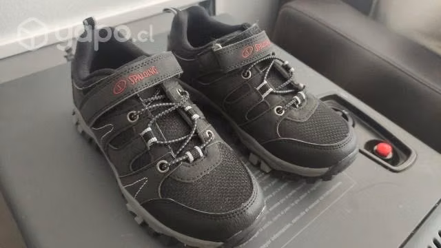 Zapatillas de niño talla 31