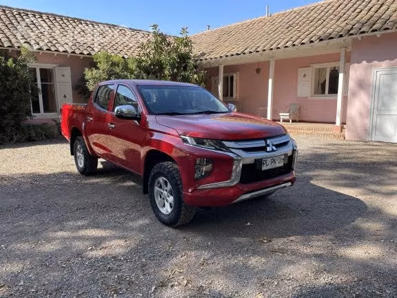 MITSUBISHI L200 2021 4x4 unico dueño - Imagen 4