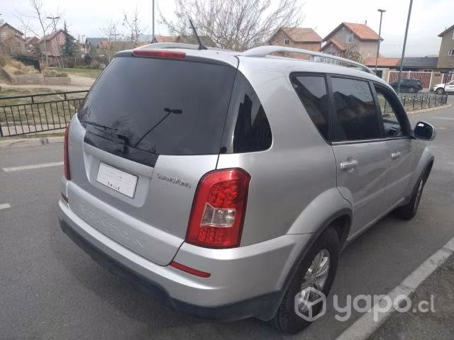 SSANGYONG REXTON W 2013 4x2 2.0 DIESEL AÑO 2013