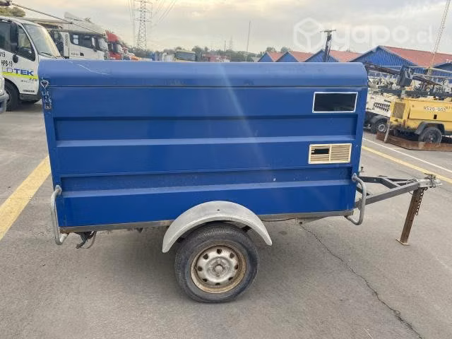 Carro de arrastre con techo abatible