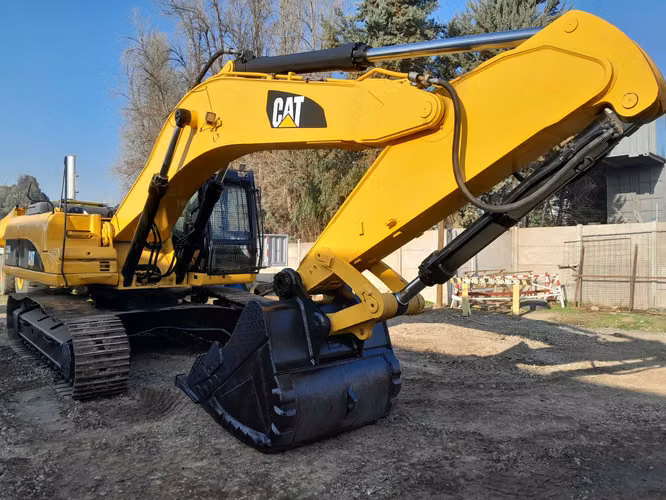 Excavadora Caterpillar 336 Año 2013