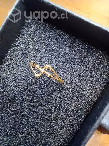 Anillo de oro 18k