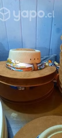 Lote 44 sombreros variados
