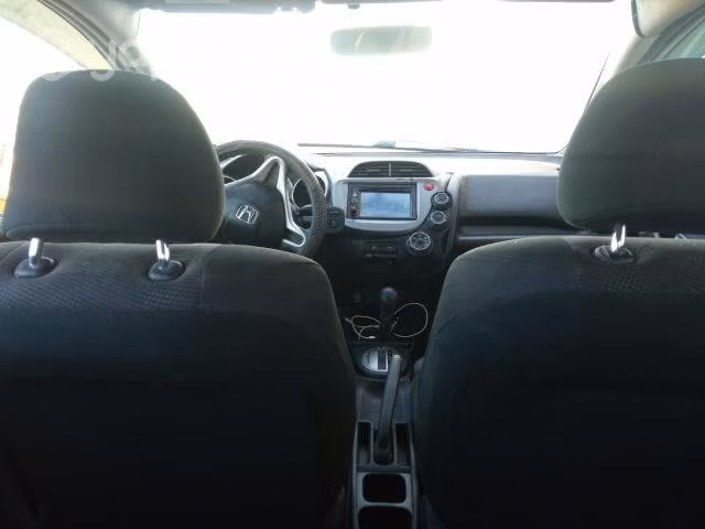 Se vende auto honda fit año 2014