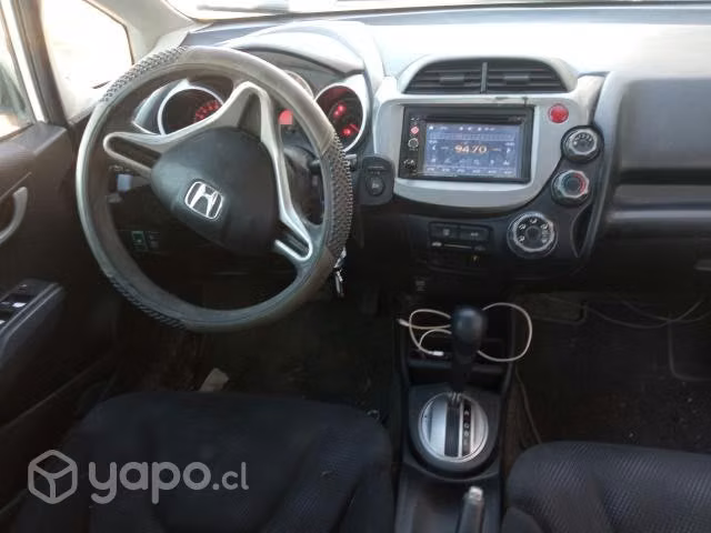 Se vende auto honda fit año 2014