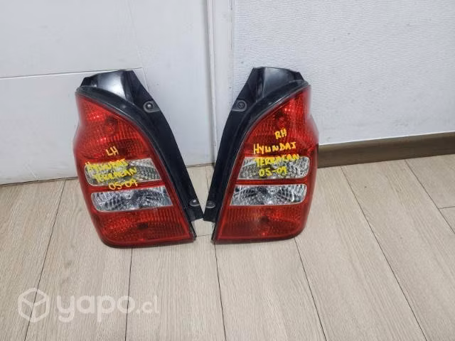 Par de focos traseros hyundai terracan