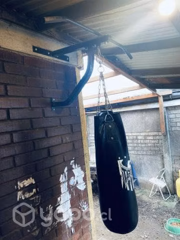 Saco de Box +soporte con barra dominadas