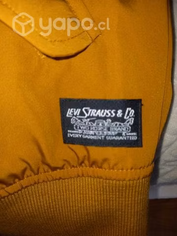 chaqueta y camiseta Levi