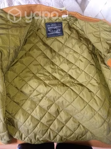 chaqueta y camiseta Levi