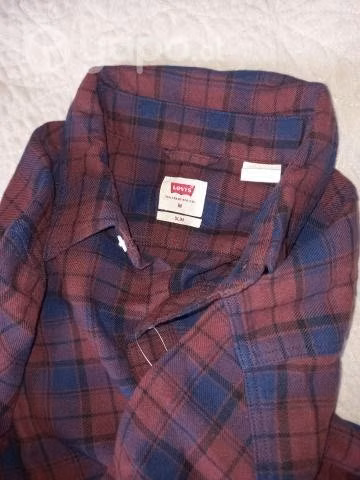 chaqueta y camiseta Levi