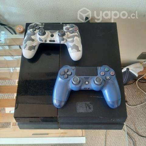 Play Station 4 + 2 controles - Imagen 3