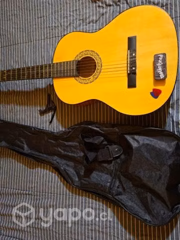 Guitarra acústica marca Maxstone + accesorios