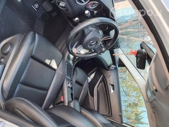 MERCEDES BENZ, año 2020