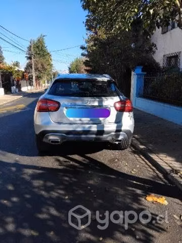 MERCEDES BENZ, año 2020