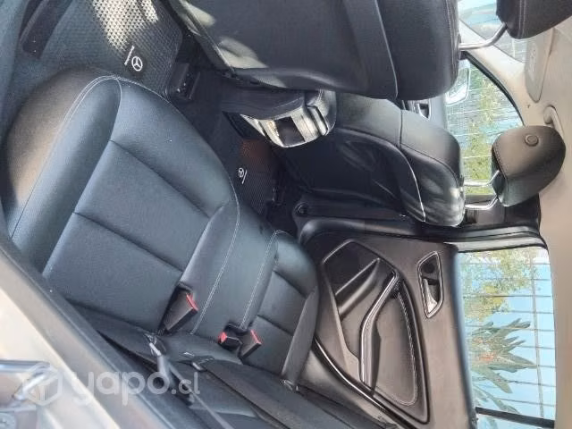 MERCEDES BENZ, año 2020