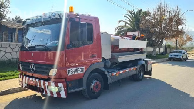 Camion limpia fosa y jet