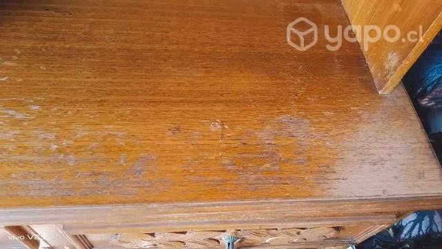 Mueble de madera en buen estado