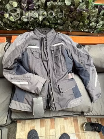 Chaqueta triumph talla xs nueva - Imagen 2