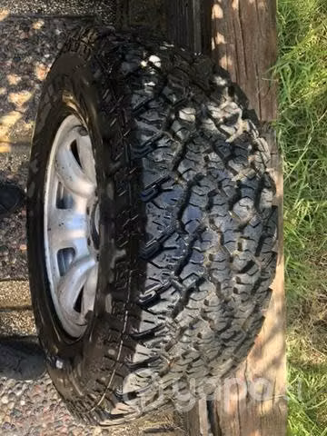 Neumático 255/70/R16 y llanta fierro - Imagen 3