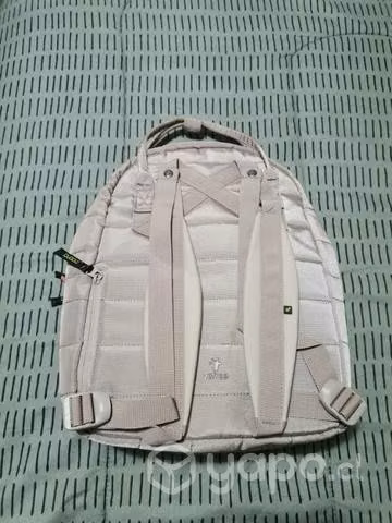 Mochila BUBBA ( 1 semana de uso ) - Imagen 2