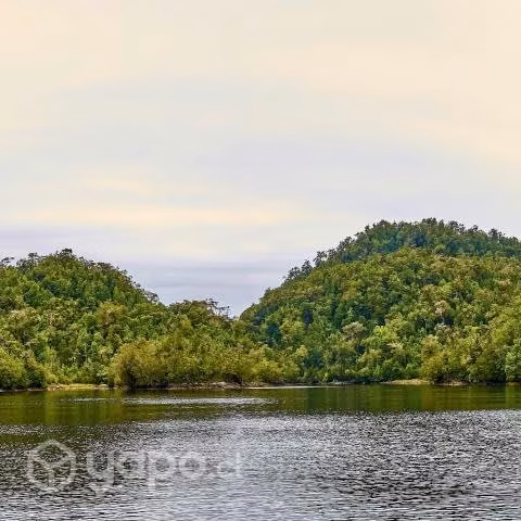 Terreno con orilla de río en el Estuario Sangra