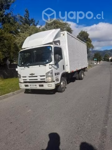 Camión NPR 815 furgonado , impecable