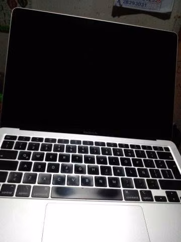 Pantalla Mac Air M1 2020