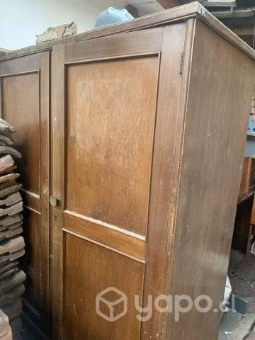 Ropero antiguo de madera dos cuerpos