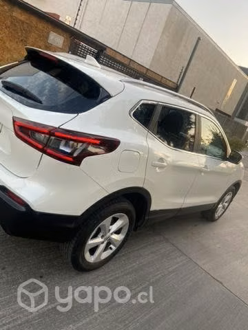NISSAN QASHQAI, año 2021