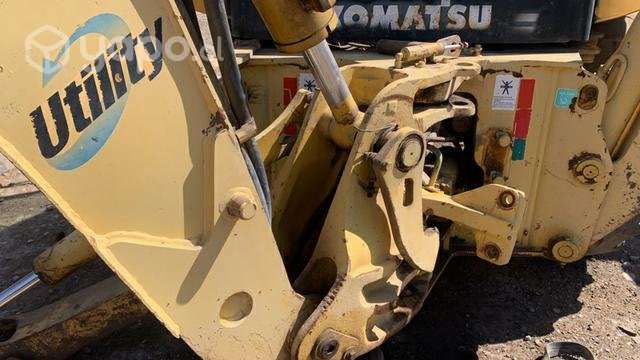 Retroexcavadora WB146 brazo levante impecable - Imagen 3