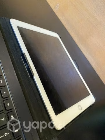 Ipad 6 32 GB con funda y teclado - Imagen 3