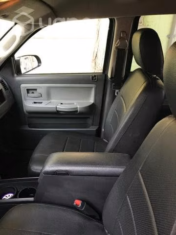 Dodge dakota 2011