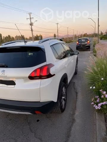 Peugeot allure bluehdi 2008 año 2019
