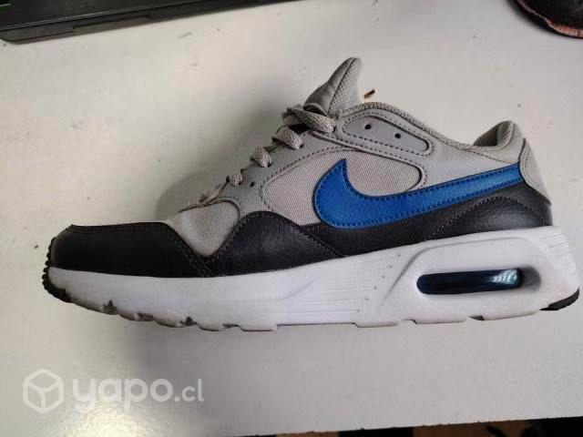 Zapatilla excelente estado