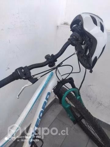 Bicicleta y casco - Imagen 3