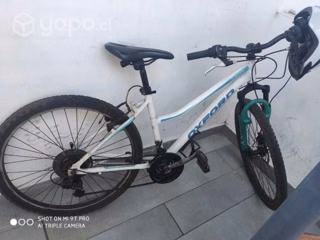 Bicicleta y casco