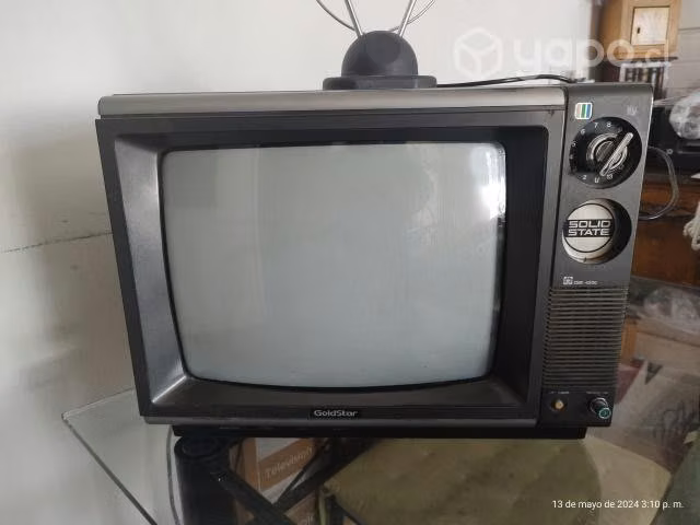 Televisor antiguo impecable (reliquia)